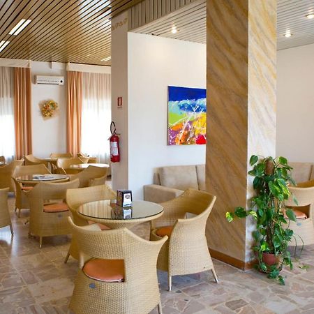 Hotel Kristall Diano Marina Esterno foto