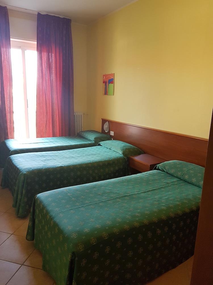Hotel Kristall Diano Marina Esterno foto