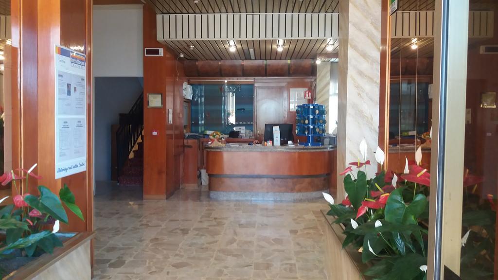 Hotel Kristall Diano Marina Esterno foto