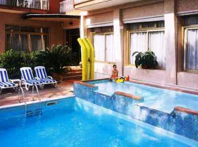 Hotel Kristall Diano Marina Esterno foto