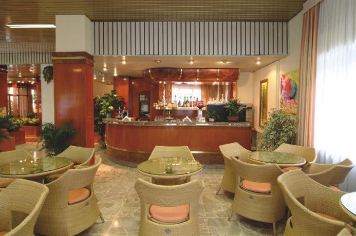 Hotel Kristall Diano Marina Esterno foto