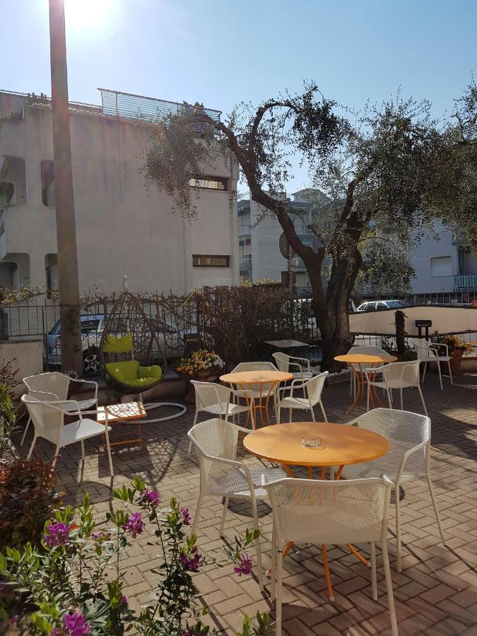 Hotel Kristall Diano Marina Esterno foto